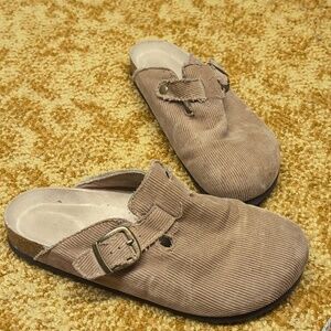 Sun Stone Corduroy Clogs Size 11